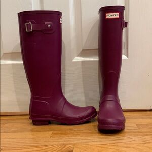 Hunter Tall Waterproof Rain Boots – Plum